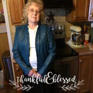 Meet your Posher, Carolyn